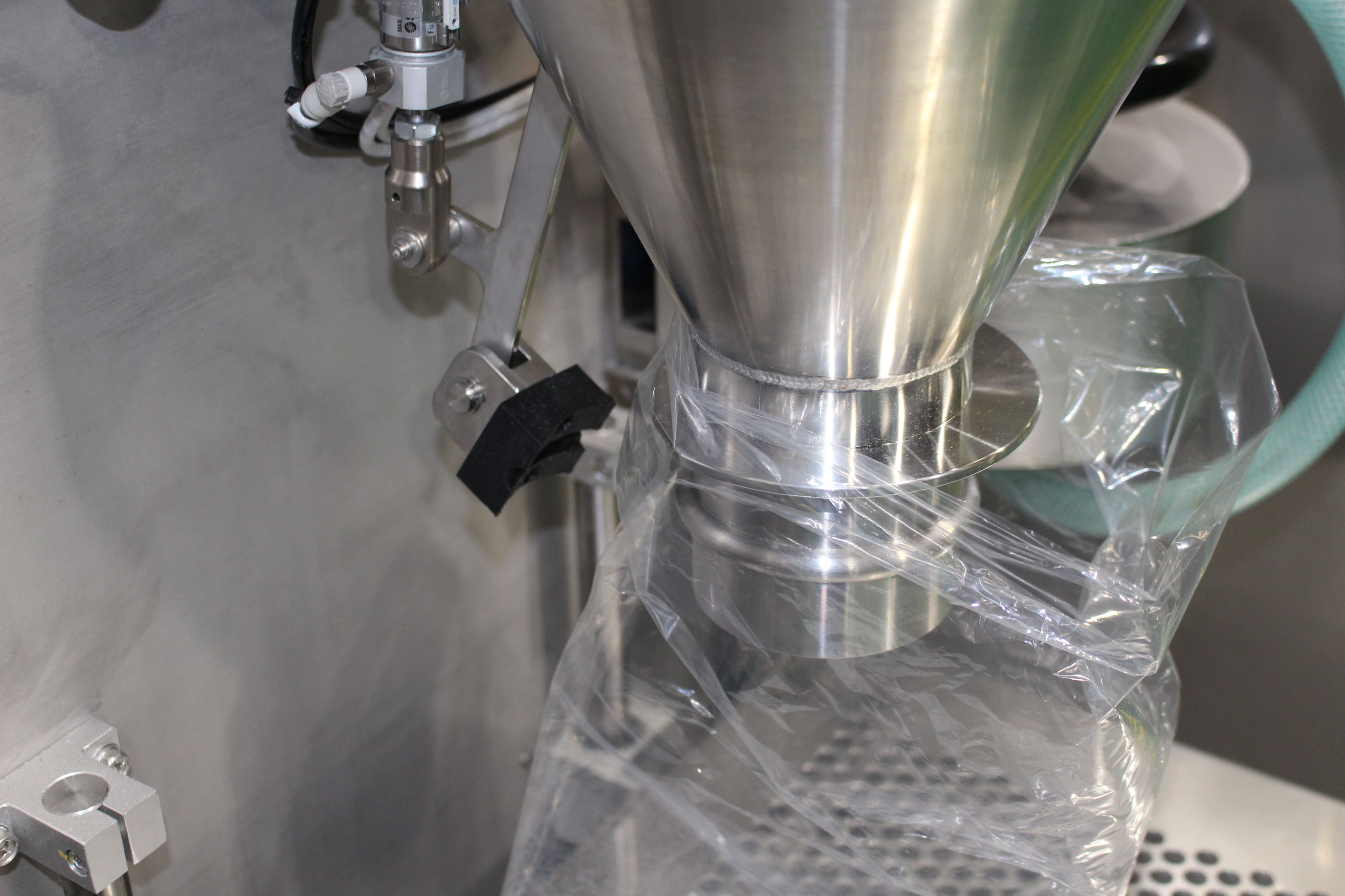 クランプ操作の様子